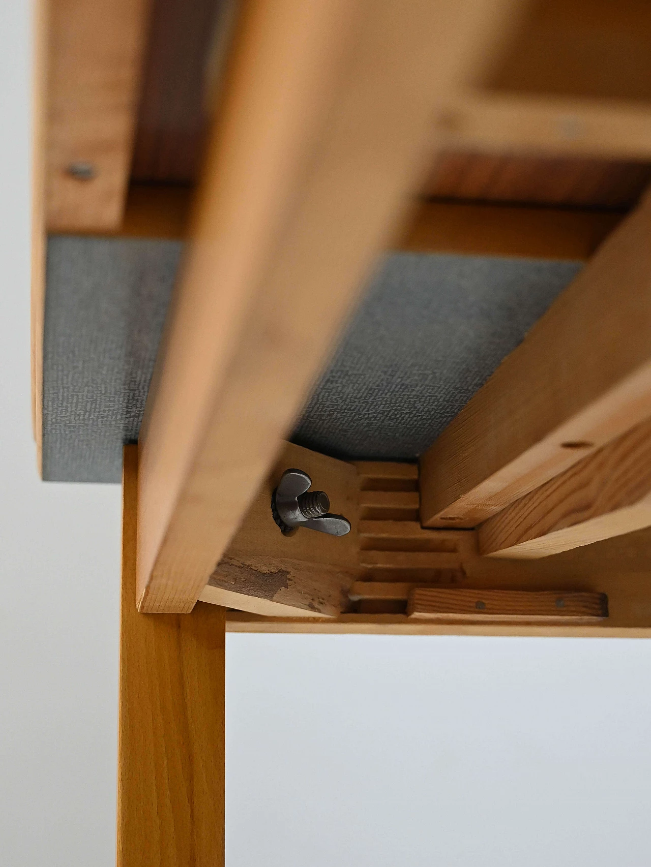 Tavolo allungabile in legno e formica, anni '60 7