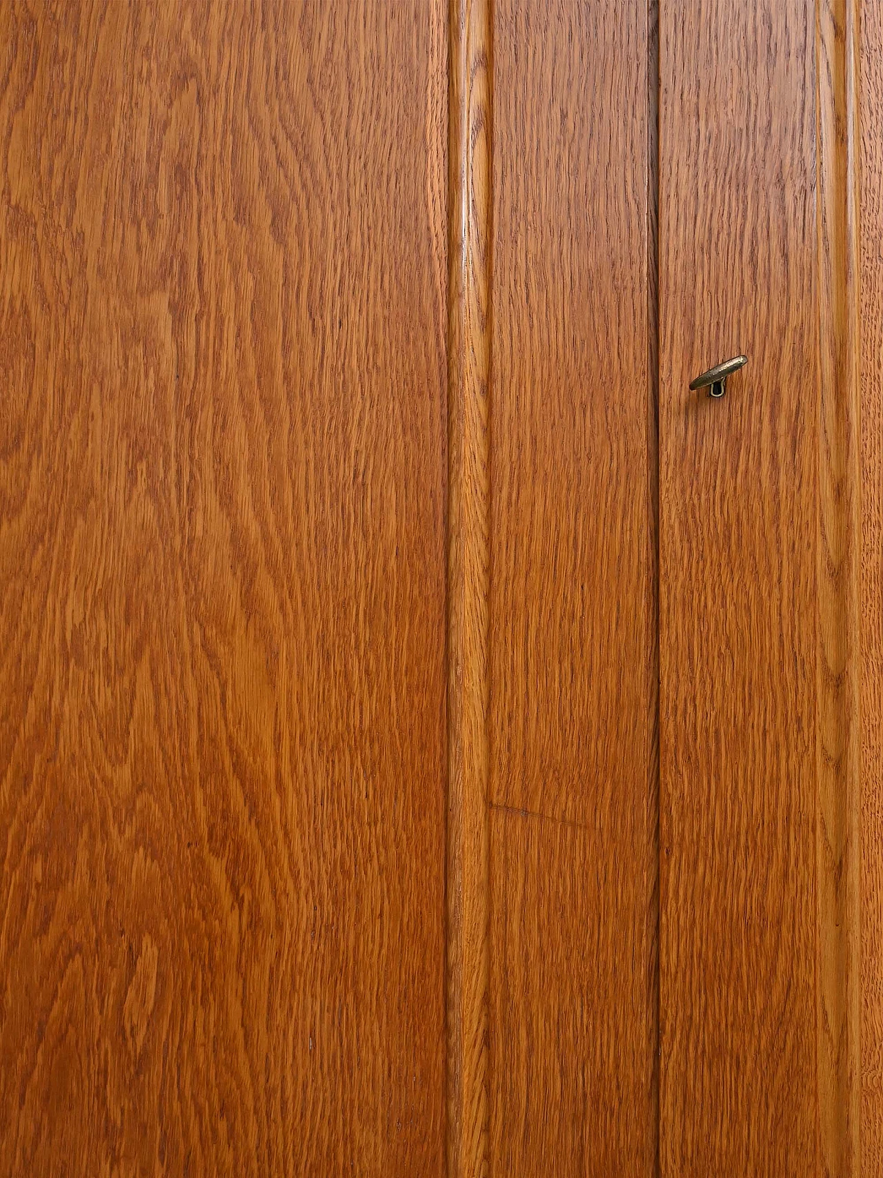 Wooden wardrobe with shaped doors and drawers, 1950s 20