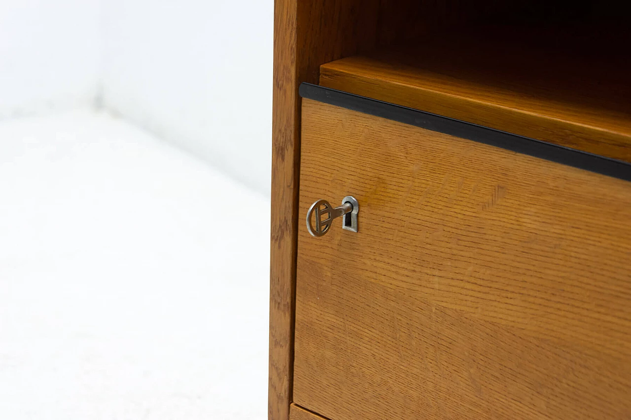 Coppia di comodini in faggio e metallo cromato, anni '60 12