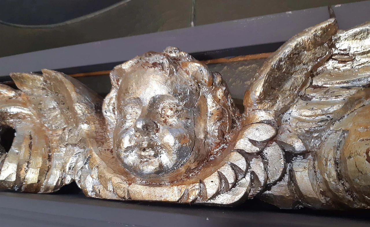 Gilded wood frieze with cherub, 16th century 5
