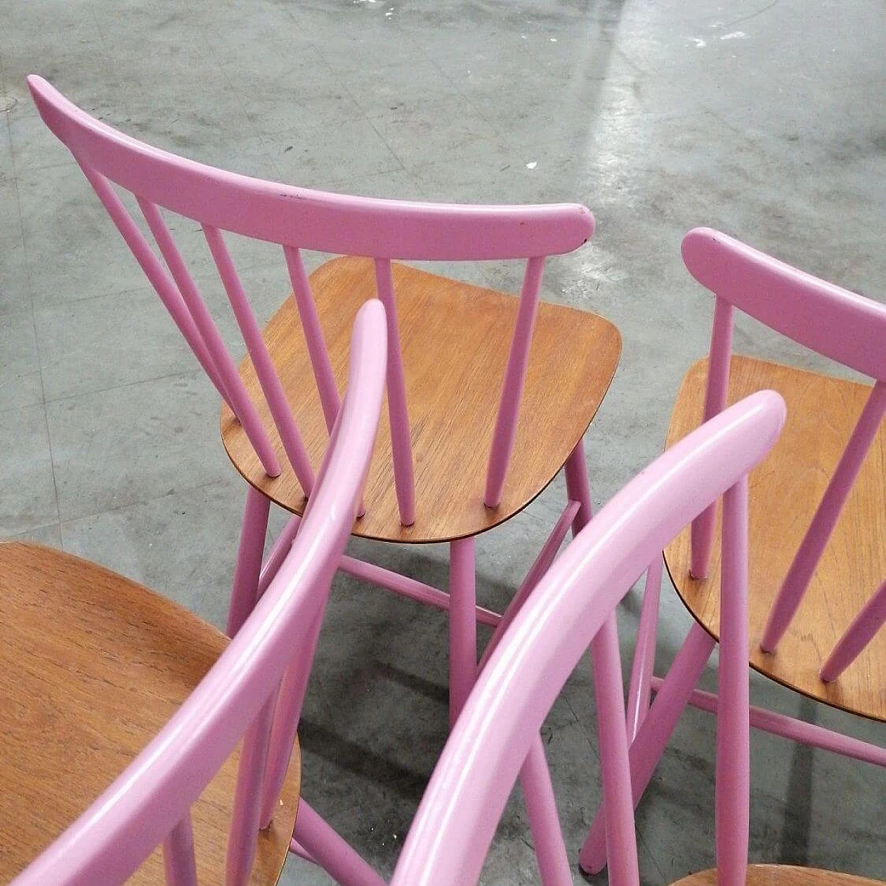 4 Danish chairs in teak and pink lacquer, 1950s 4