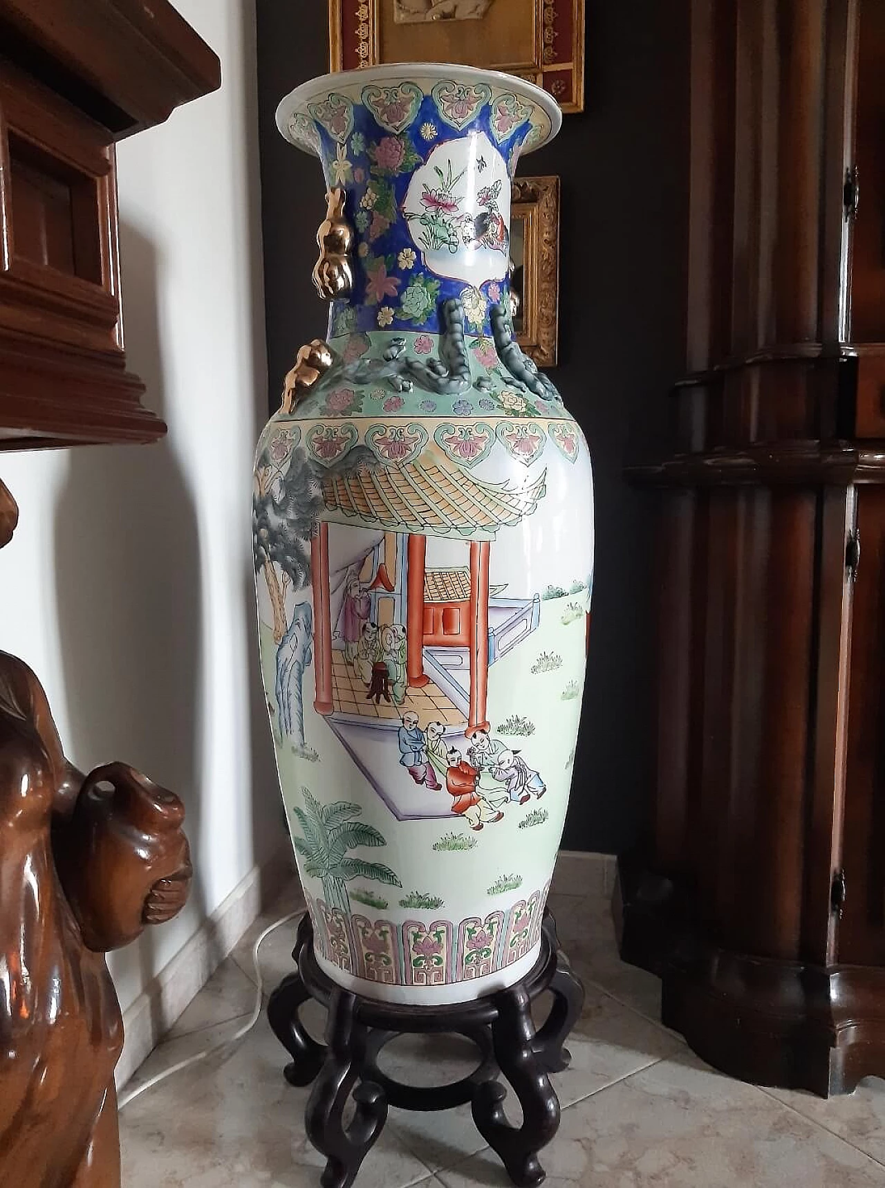 Chinese vase with polychrome decoration, 1940s 4