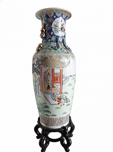 Vaso cinese con decorazione policroma, anni '40