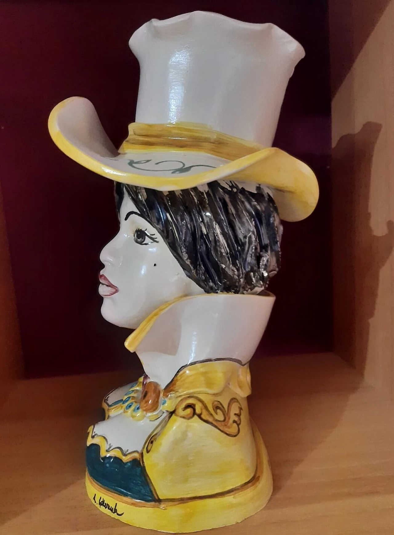 Pair of hand-decorated ceramic vases, 1980s 11