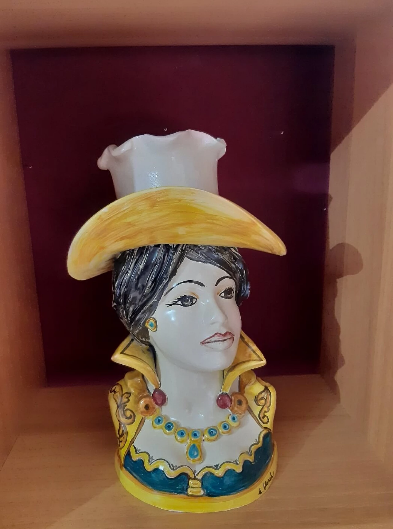 Pair of hand-decorated ceramic vases, 1980s 14