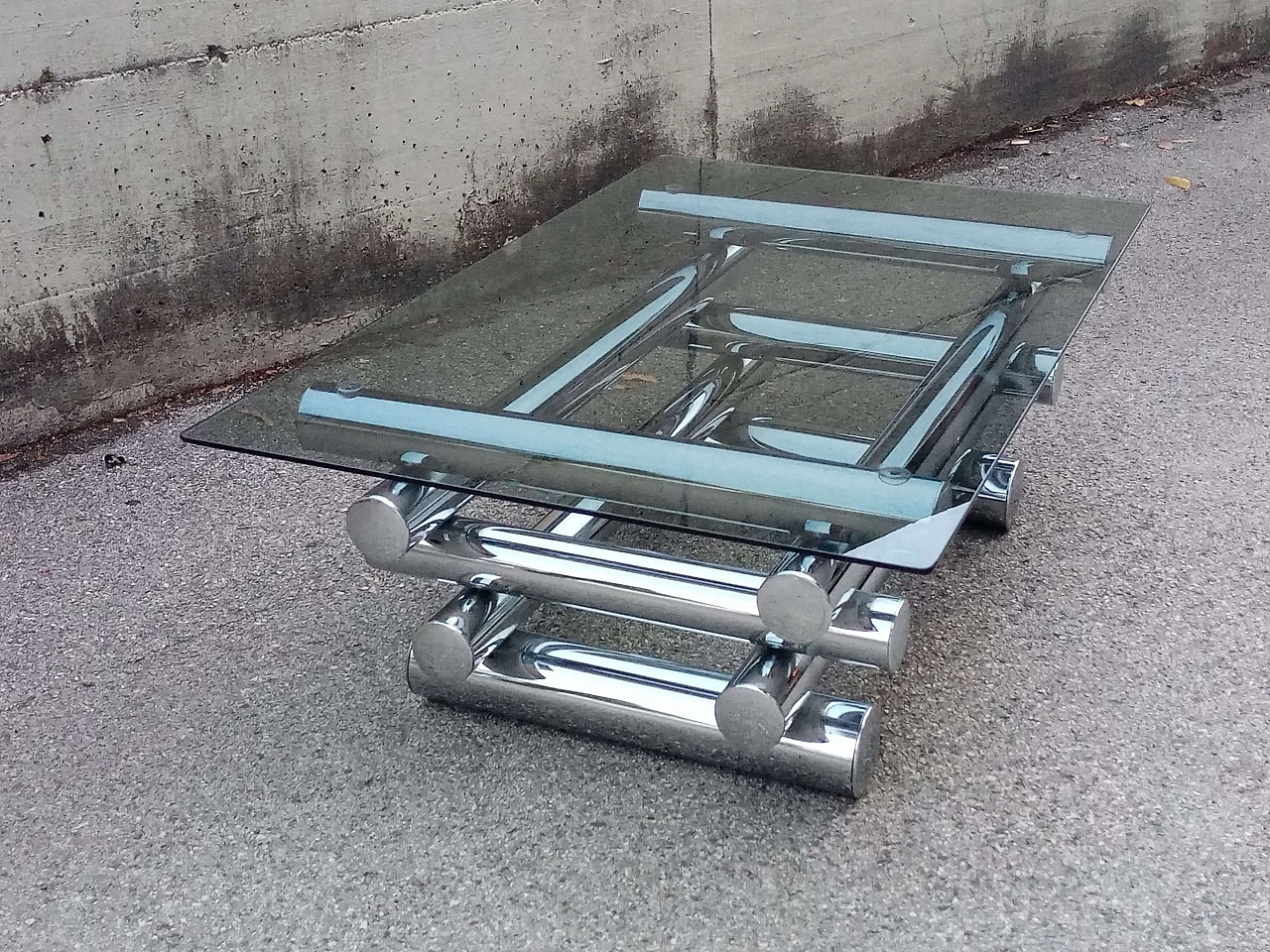 Metal and glass coffee table attributed to Willy Rizzo, 1970s 2