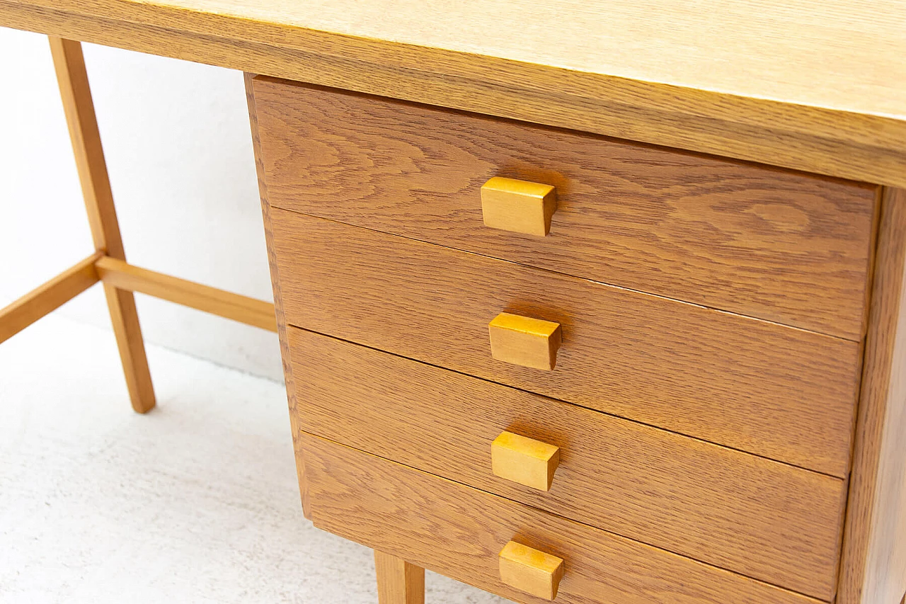 Scrivania in faggio con quattro cassetti per Hikor Písek, anni '80 11