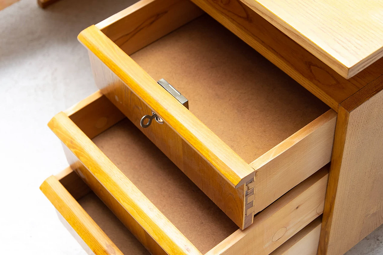 Scrivania in faggio e compensato con sei cassetti, anni '70 13