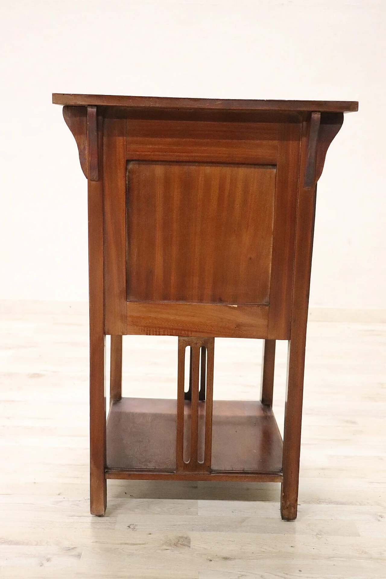Art Nouveau inlaid walnut side table, early 20th century 2