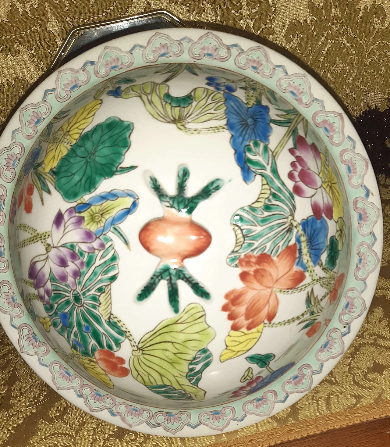 Kamcheng con manici a forma di elefanti e ragno, anni '20 3