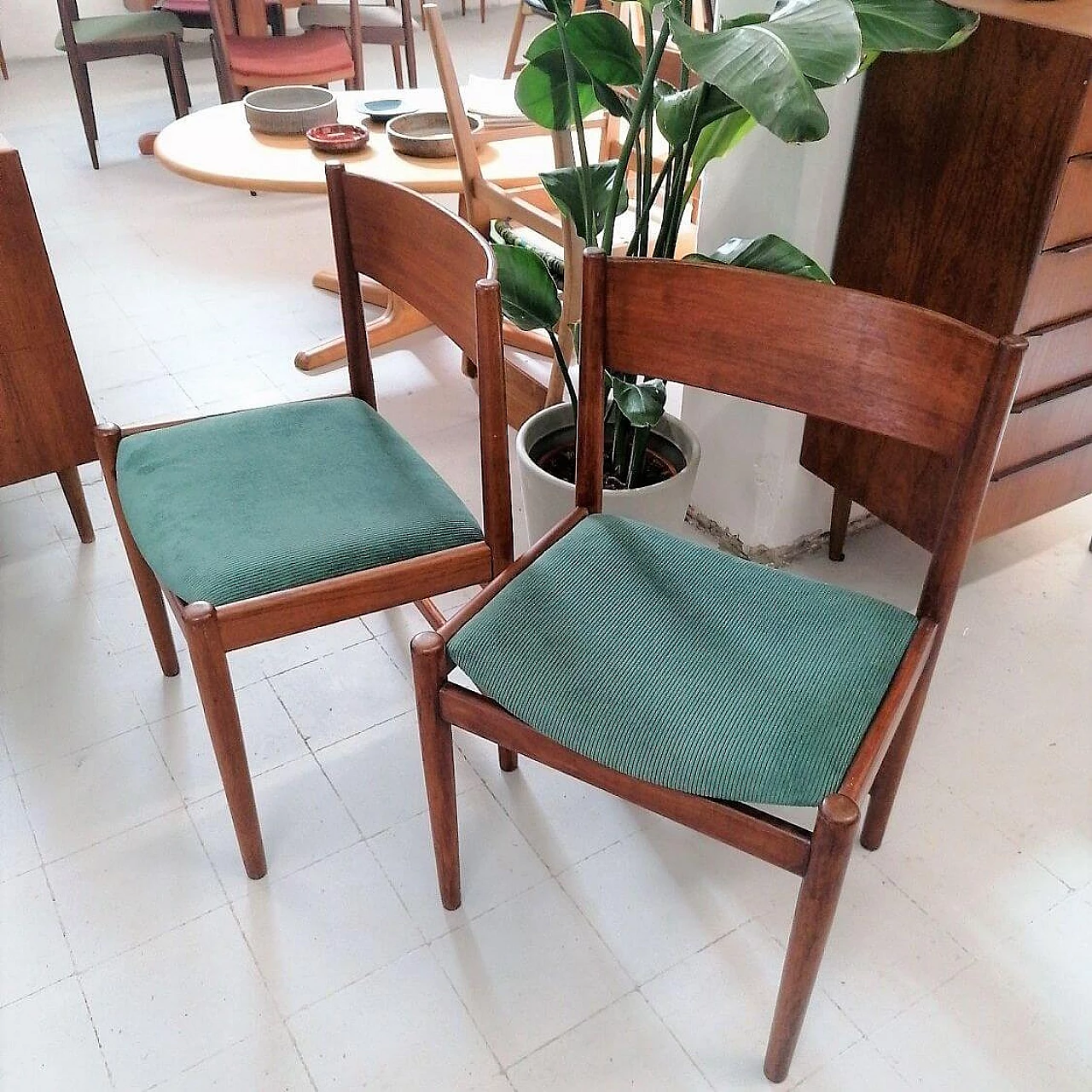 Pair of teak chairs for Sibas, 1950s 2