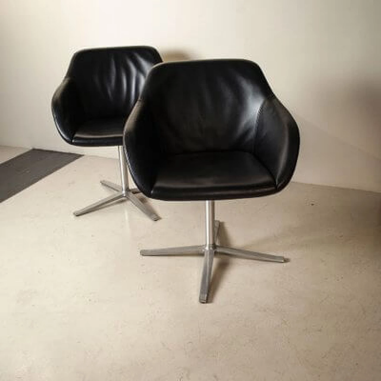 Pair of Shell chairs by Pearson Llloy for Knoll, 1990s 4