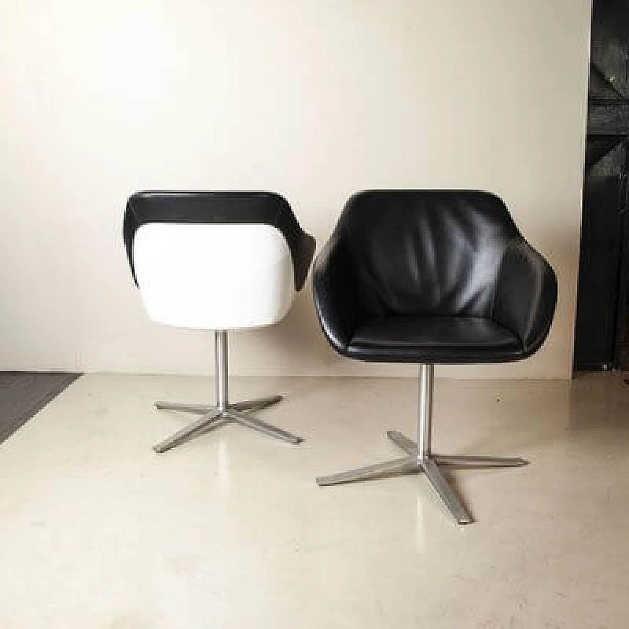 Pair of Shell chairs by Pearson Llloy for Knoll, 1990s 6