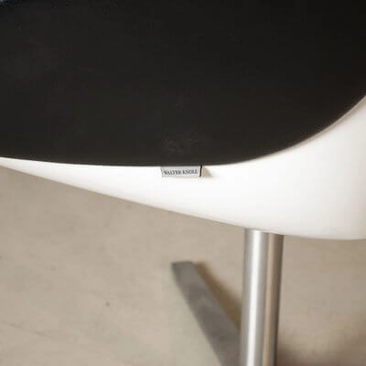 Pair of Shell chairs by Pearson Llloy for Knoll, 1990s 16