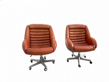 Pair of leather swivel chairs by Cesare Casati for Arflex, 1960s