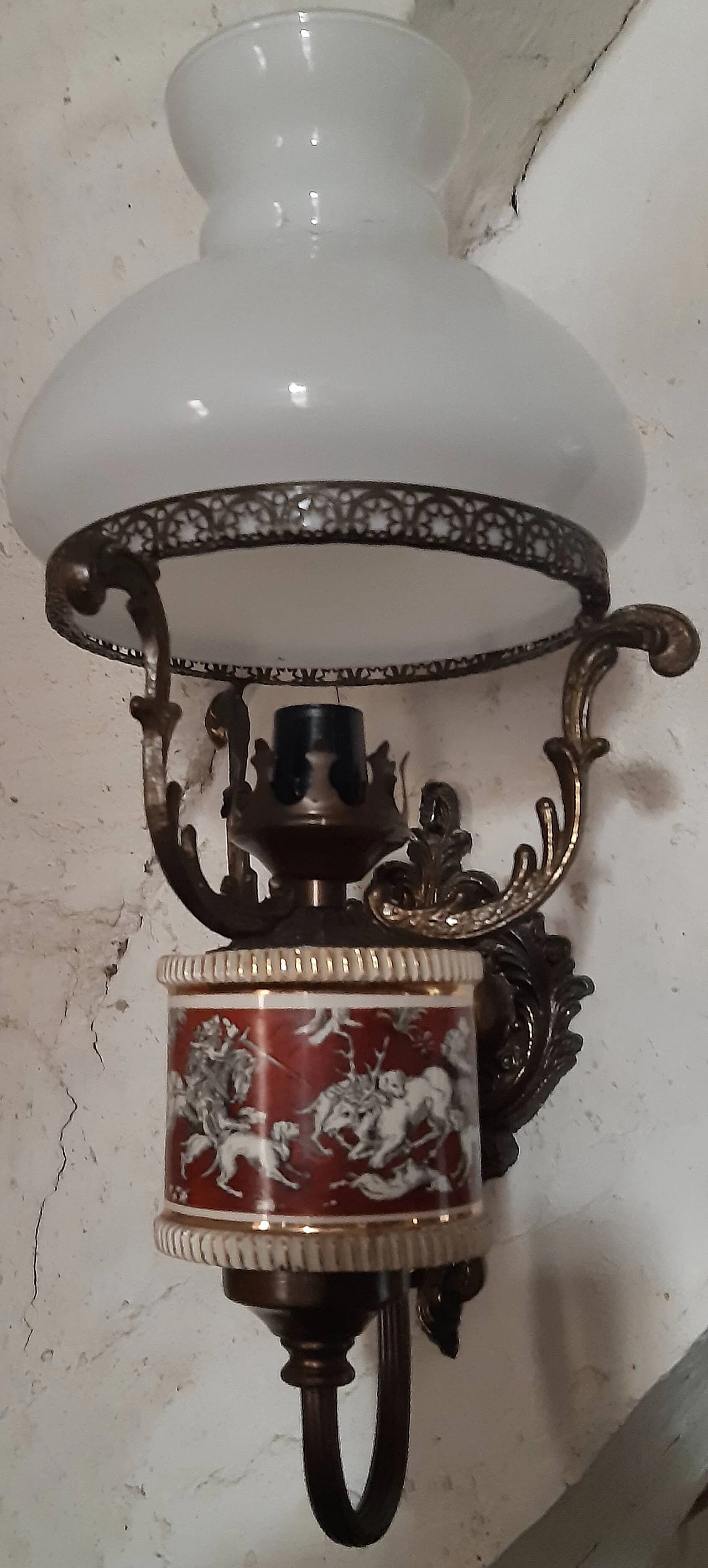 Lampadario e coppia di applique in metallo e ceramica, anni '50 4