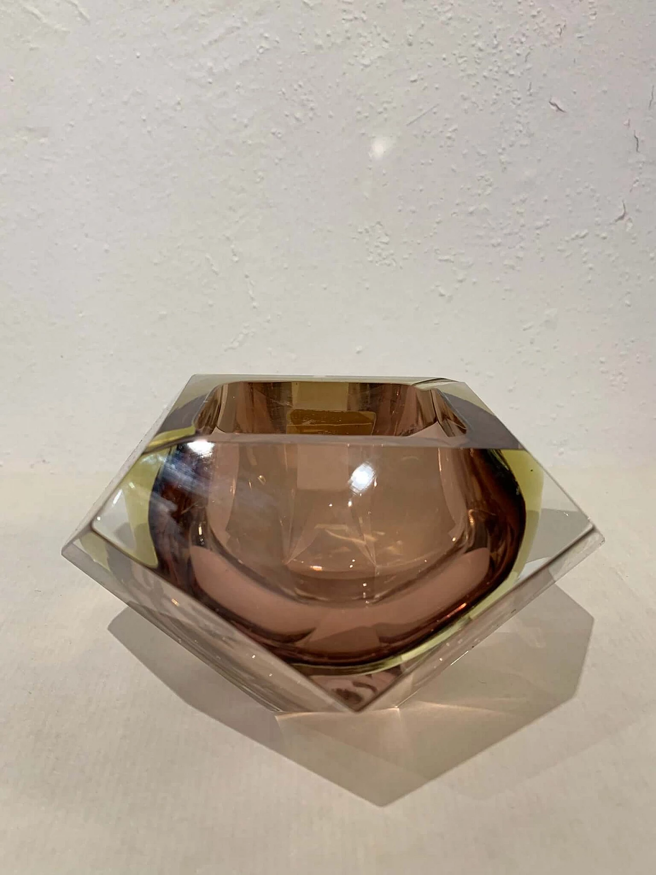 Posacenere prisma in vetro di Murano color ambra, anni '70 3