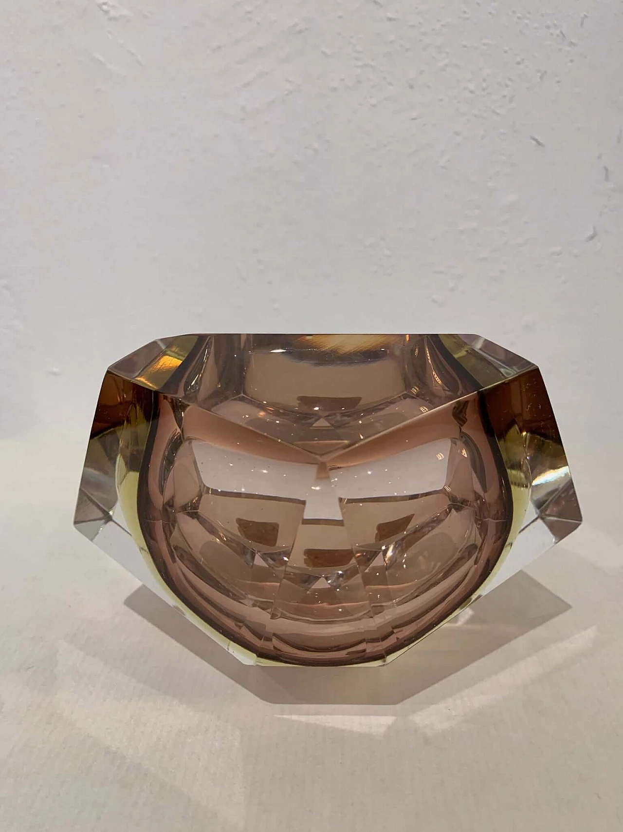 Posacenere prisma in vetro di Murano color ambra, anni '70 6