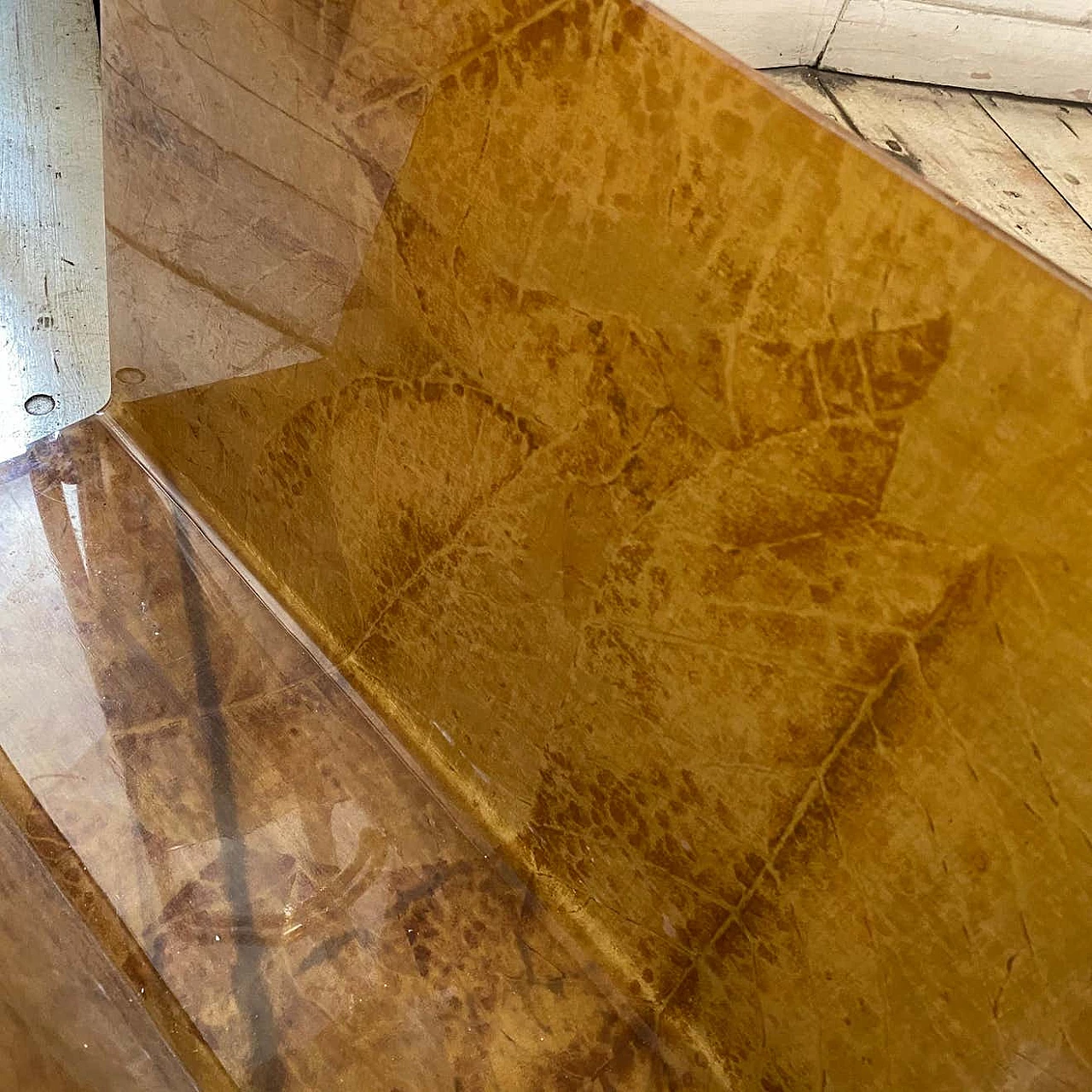 Pair of lucite magazine racks in the style of Tommaso Barbi, 1980s 3