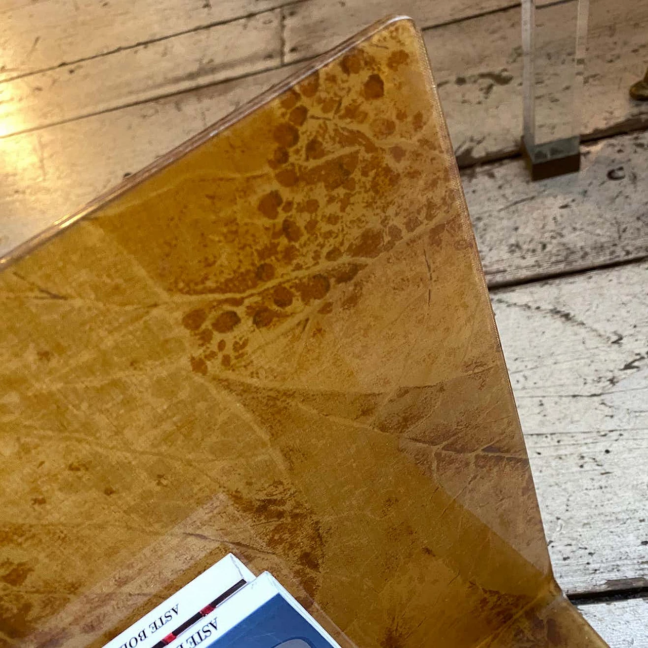 Pair of lucite magazine racks in the style of Tommaso Barbi, 1980s 7