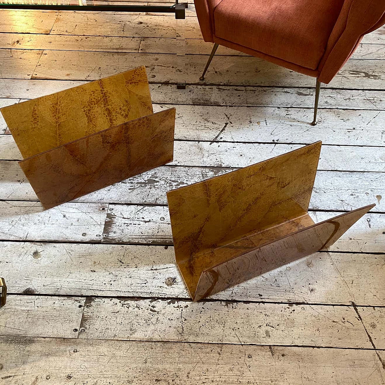 Pair of lucite magazine racks in the style of Tommaso Barbi, 1980s 13