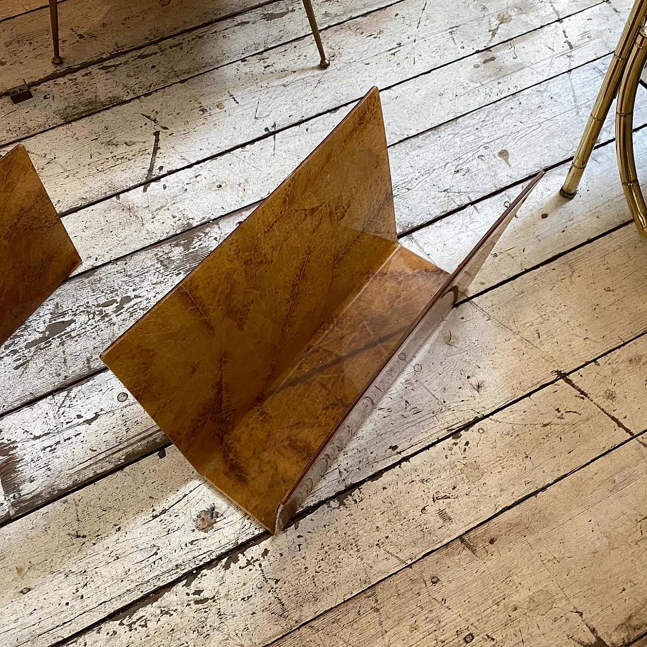 Pair of lucite magazine racks in the style of Tommaso Barbi, 1980s 14