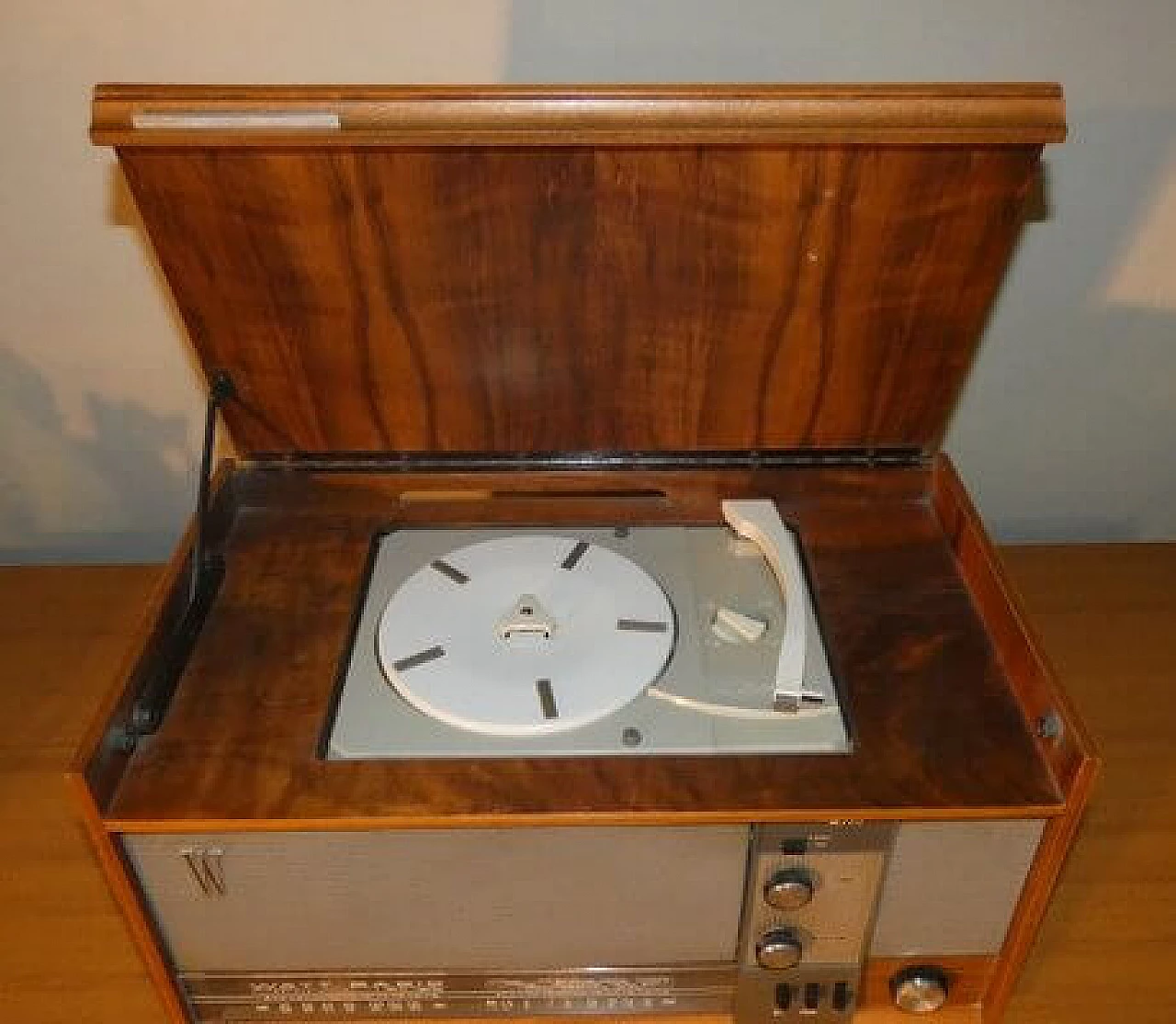 Wood and bakelite WR 718 turntable radio by Watt Radio, 1960s 2