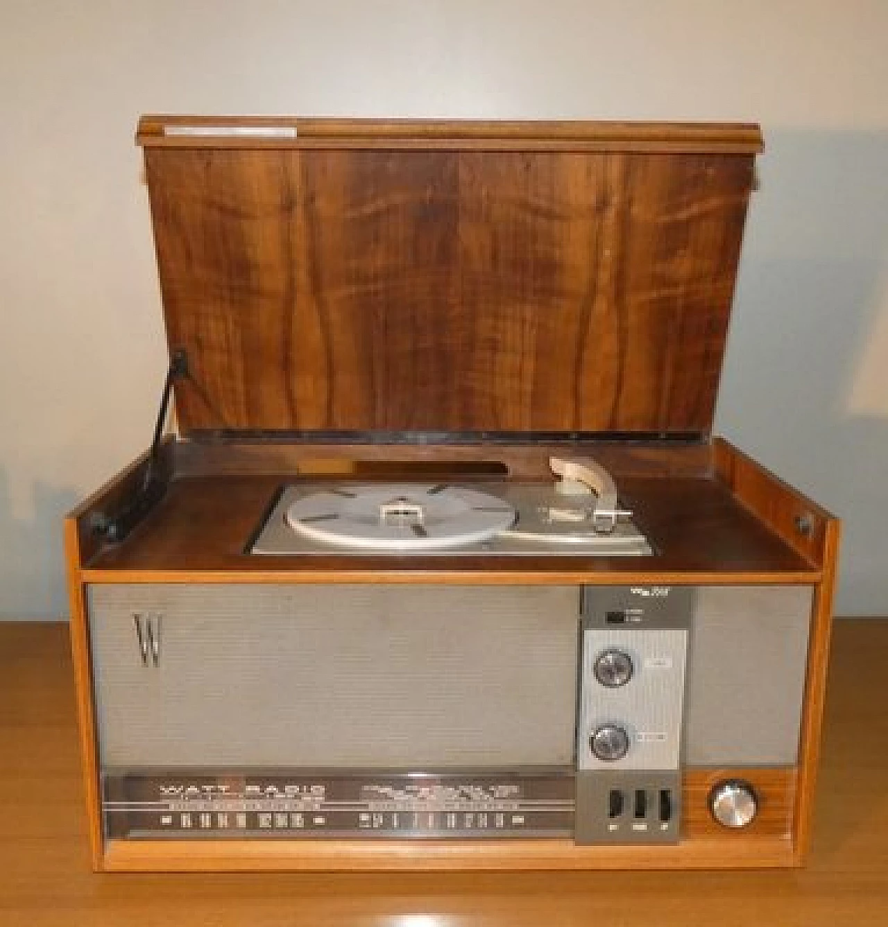 Wood and bakelite WR 718 turntable radio by Watt Radio, 1960s 4