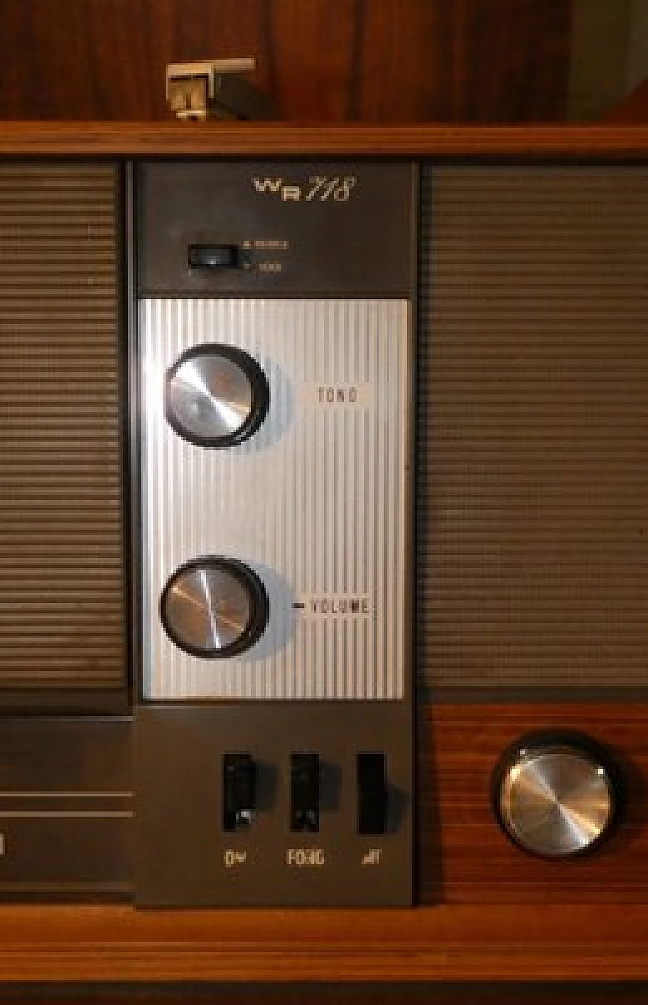 Wood and bakelite WR 718 turntable radio by Watt Radio, 1960s 8
