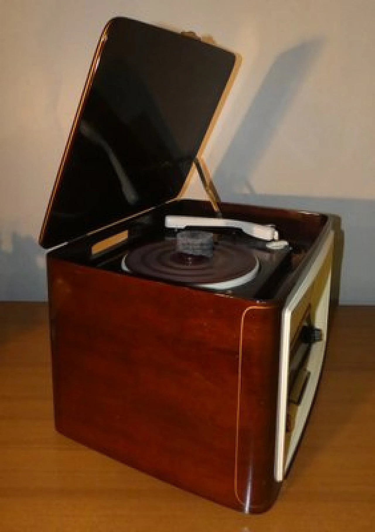Wood Joliefon RFS 6597 turntable radio by CGE, 1950s 2