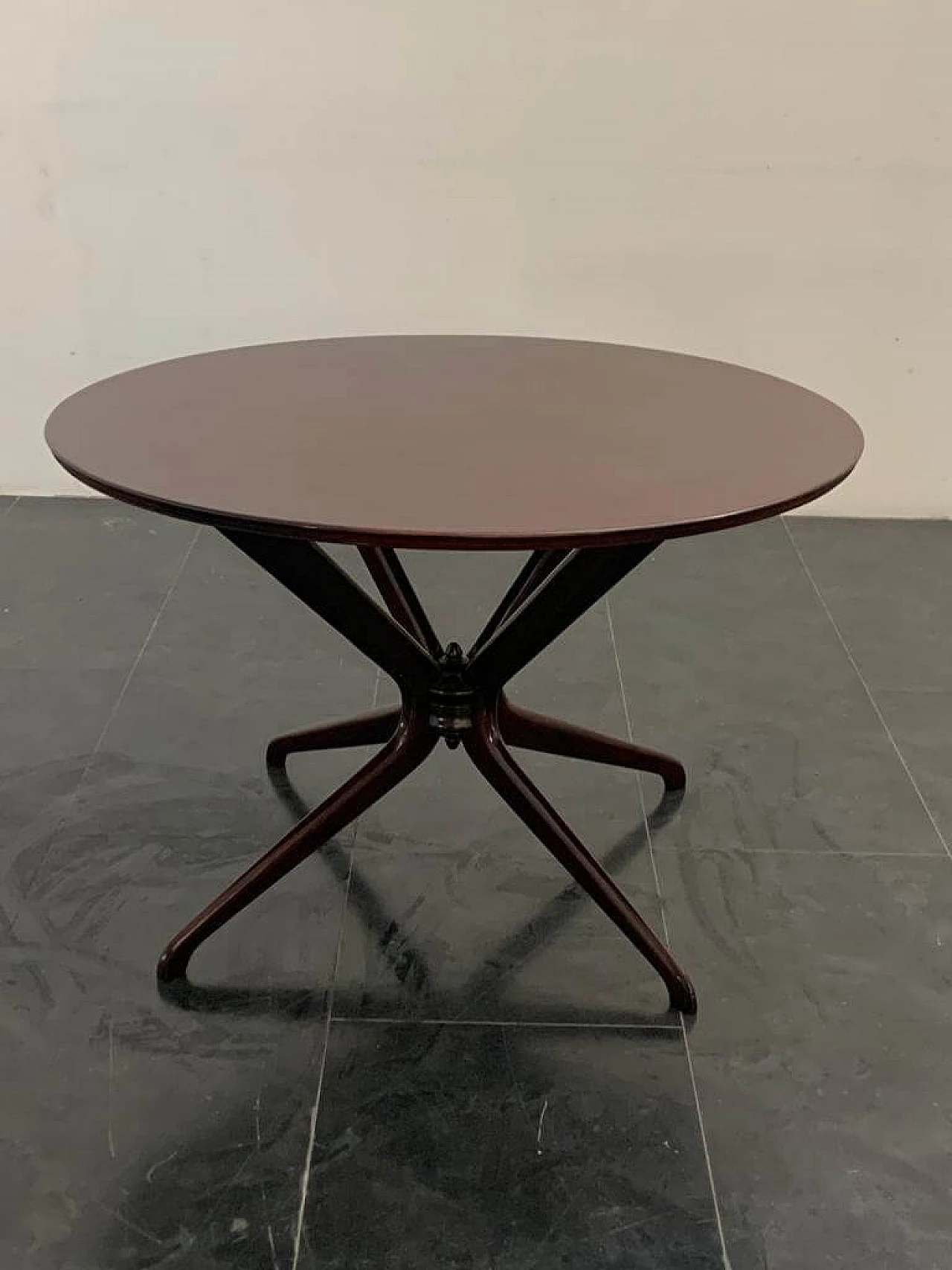 Round rosewood and beech table attributed to Ico and Luisa Parisi, 1950s 1