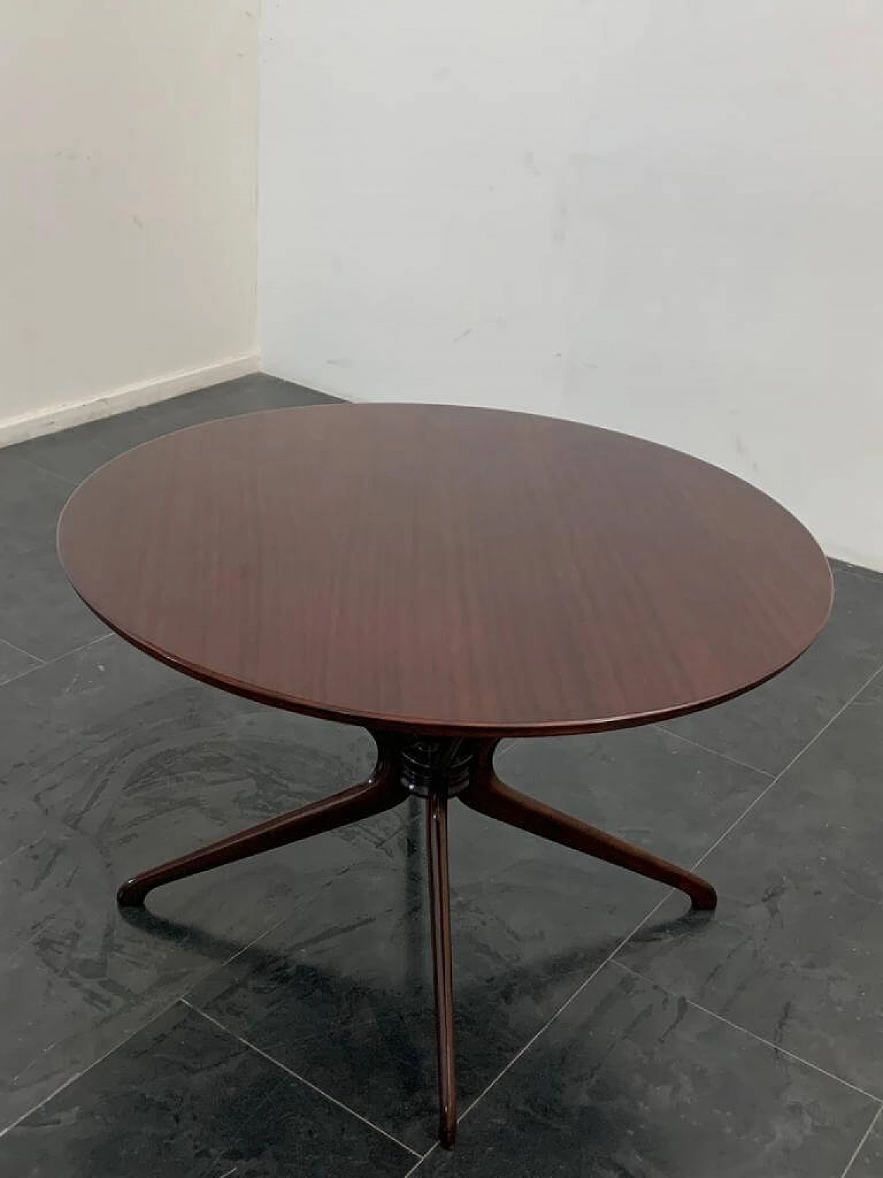 Round rosewood and beech table attributed to Ico and Luisa Parisi, 1950s 3