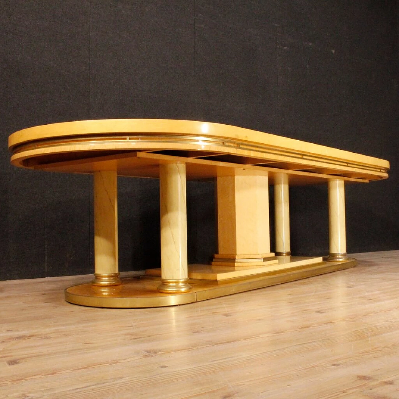 Tavolo in legno esotico, metallo marmorizzato e ottone 5