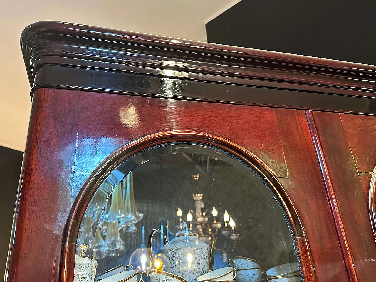 Vetrina in piuma di mogano in stile Luigi Filippo, seconda metà '800 6