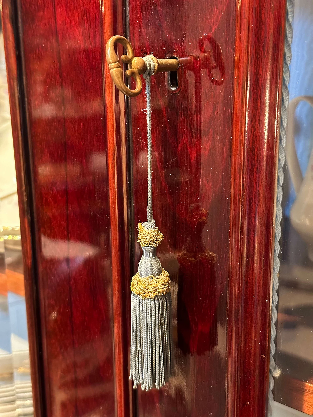 Vetrina in piuma di mogano in stile Luigi Filippo, seconda metà '800 17