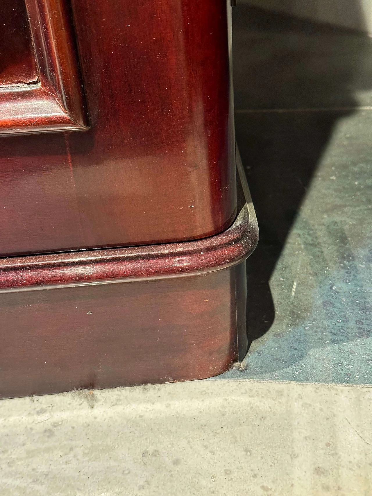 Vetrina in piuma di mogano in stile Luigi Filippo, seconda metà '800 21