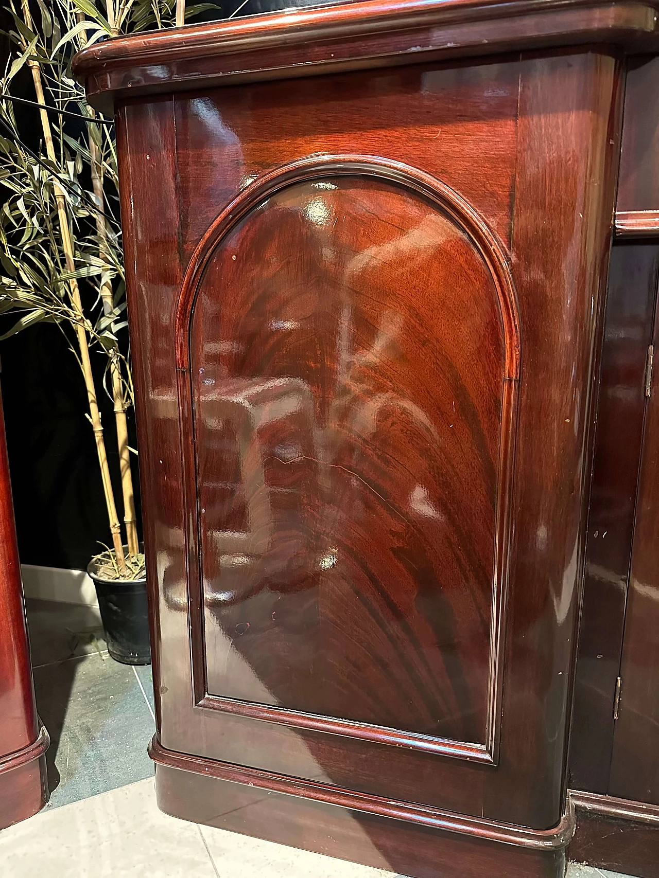 Credenza inglese stile Luigi Filippo in piuma di mogano, '800 8