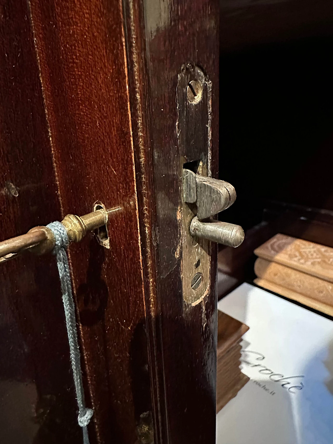 Credenza inglese stile Luigi Filippo in piuma di mogano, '800 14