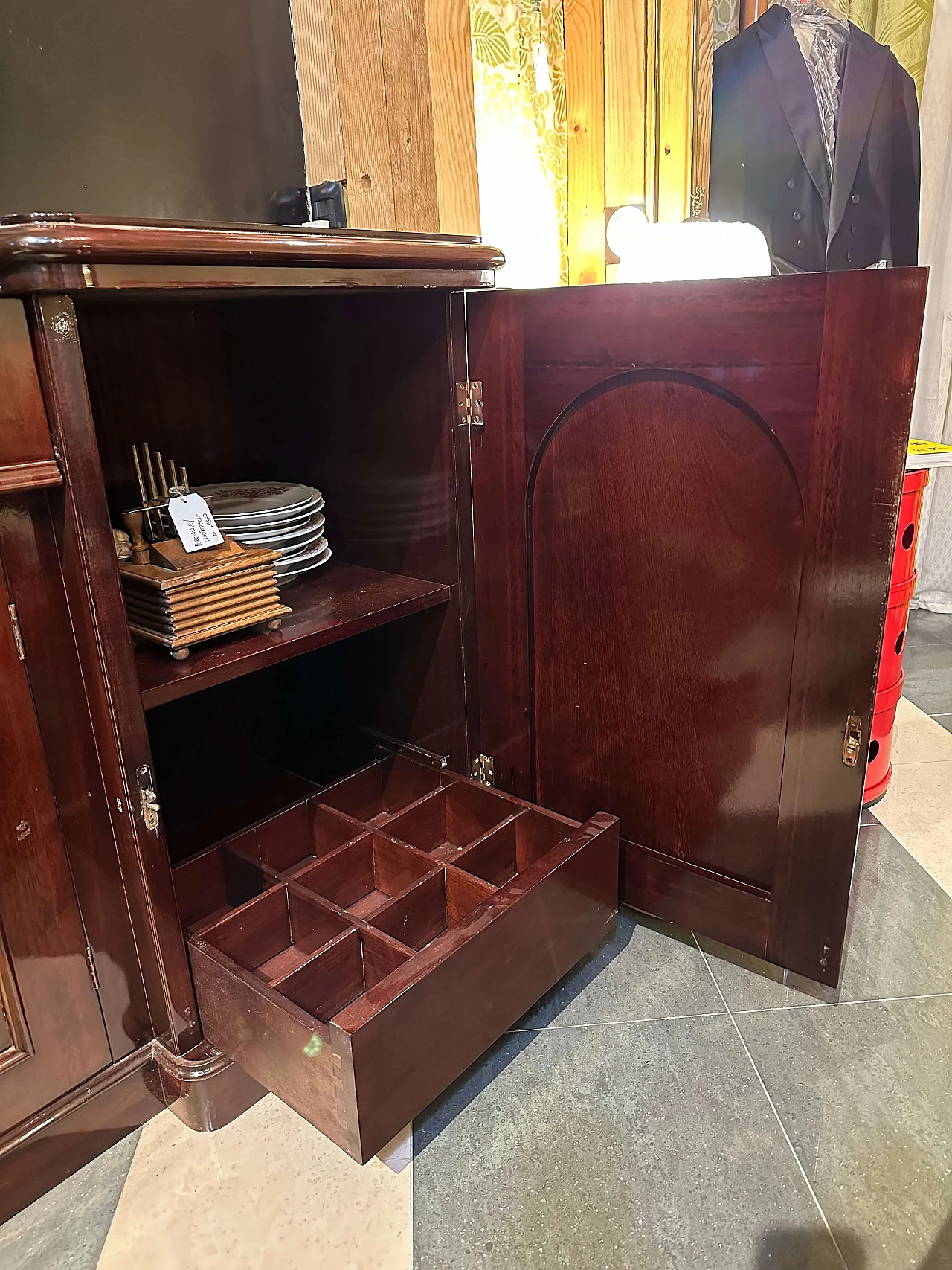 Credenza inglese stile Luigi Filippo in piuma di mogano, '800 15