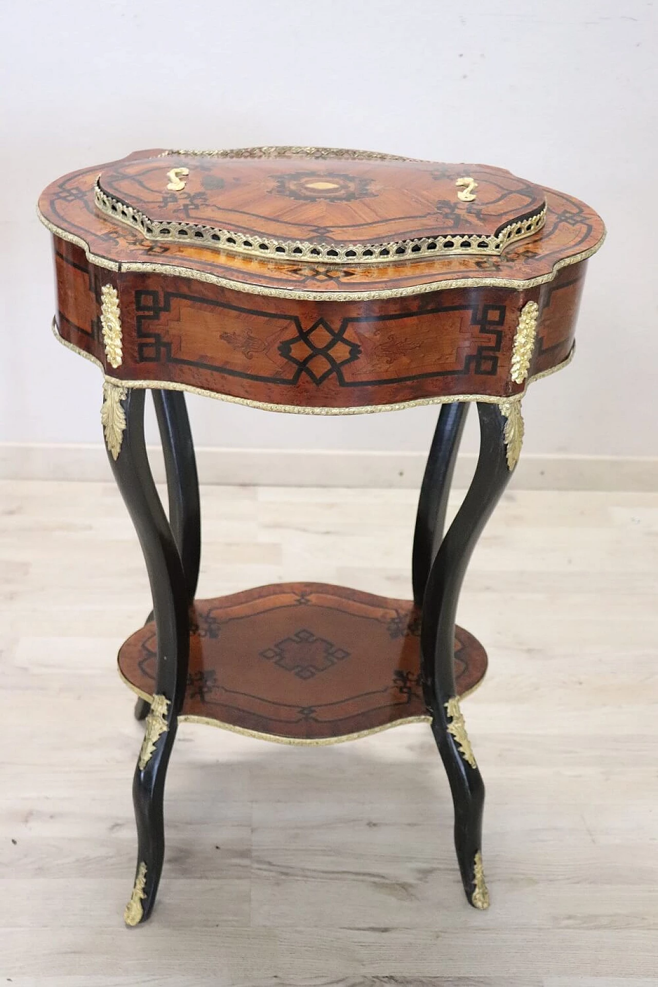 Napoleon III inlaid wood side table with planter, second half of the 19th century 13