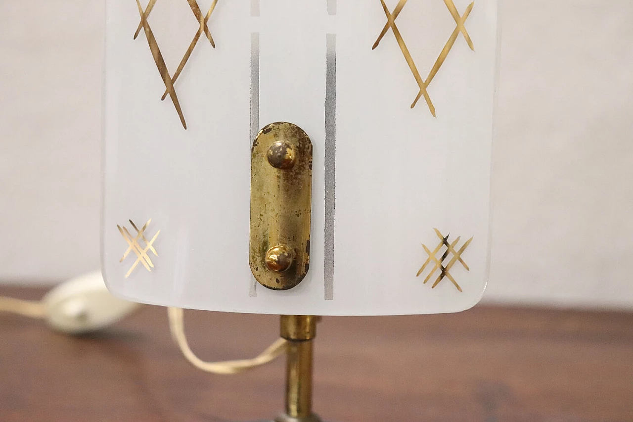 Lampada da tavolo in vetro di Murano satinato, metallo e ottone, anni '50 6
