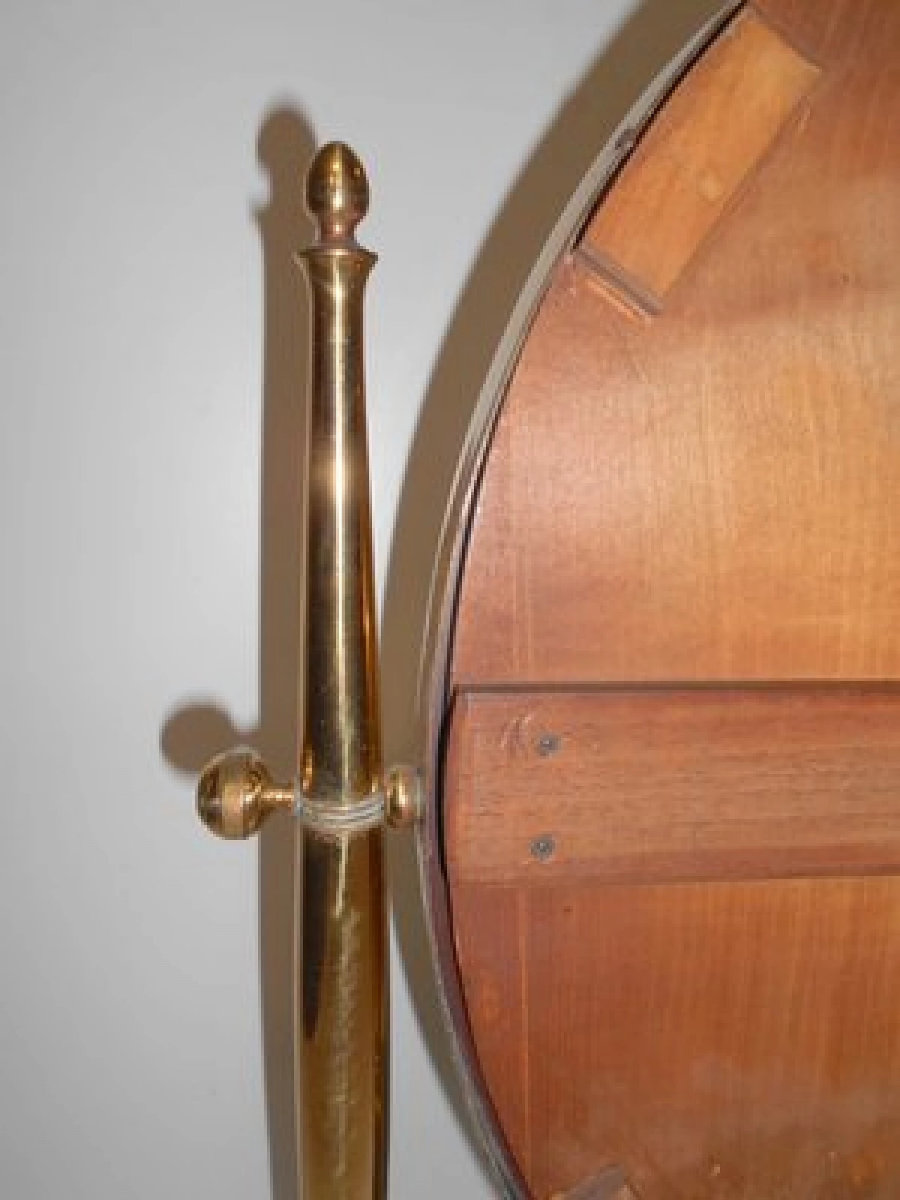 Swinging table mirror in brass and crystal attributed to Fontana Arte, 1940s 5