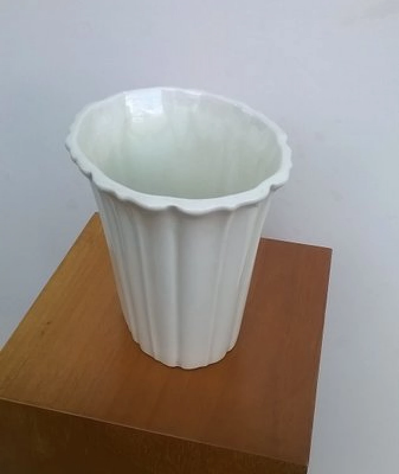 White ceramic vase by Gio Ponti for Richard Ginori, 1930s 3