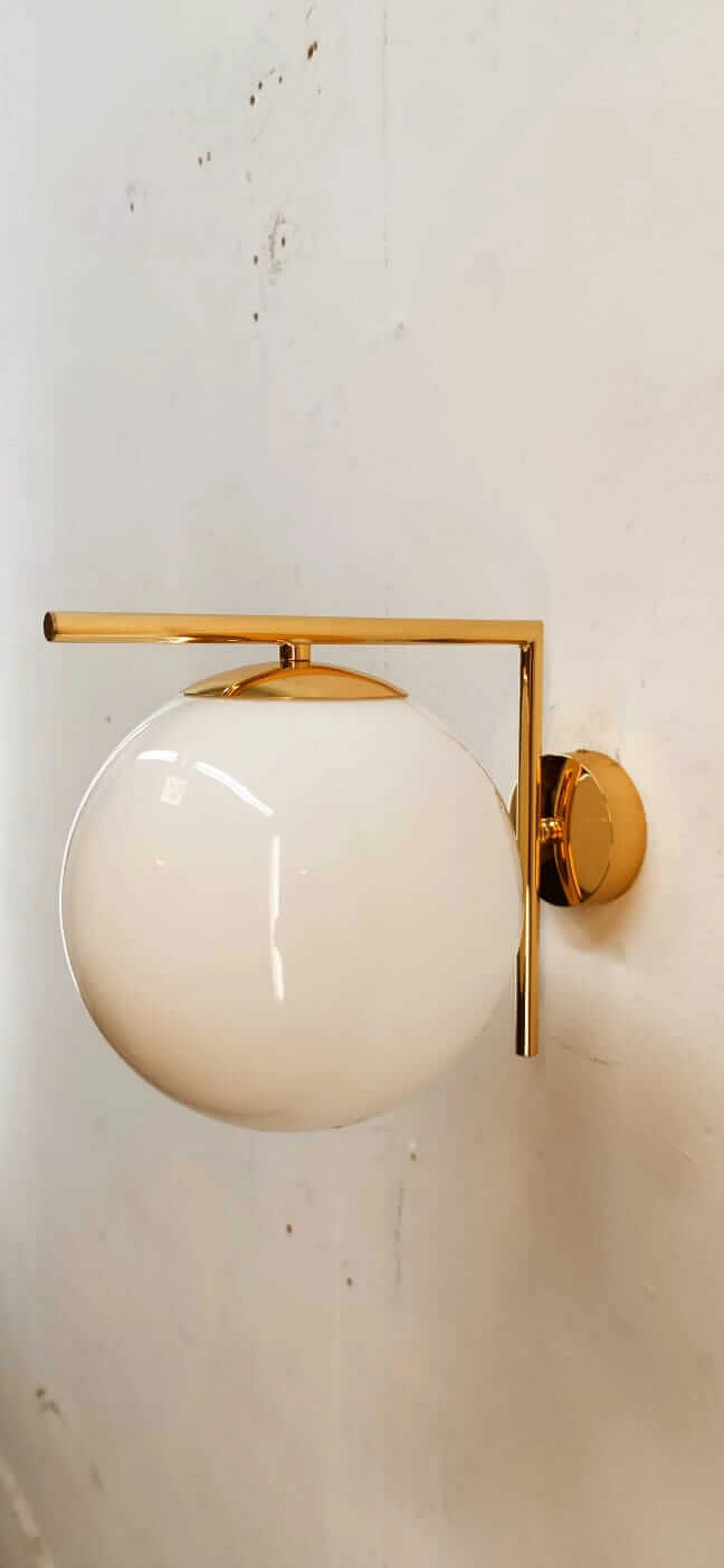 Brass wall light with spherical shiny glass lampshade, 1980s 5