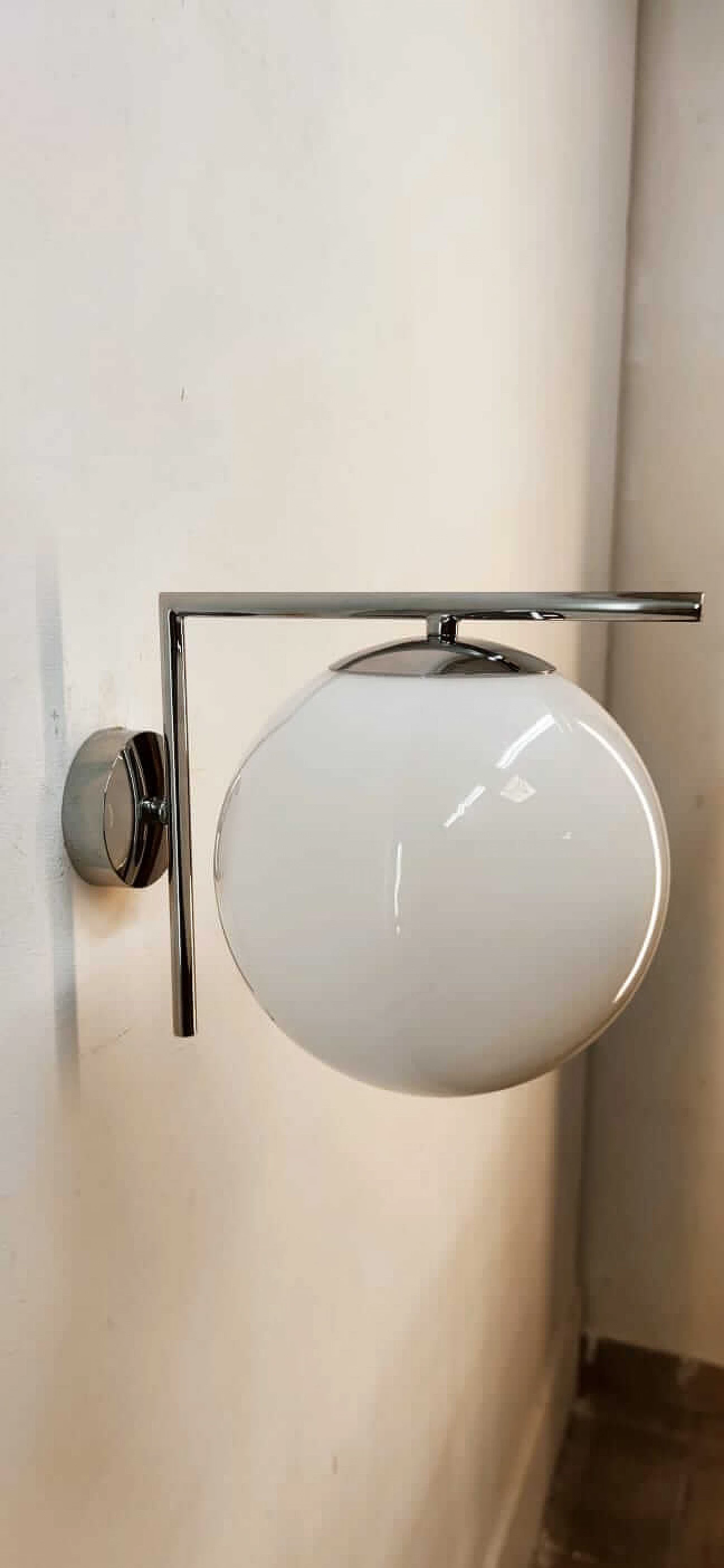 Chromed brass wall light with spherical shiny glass lampshade, 1980s 7