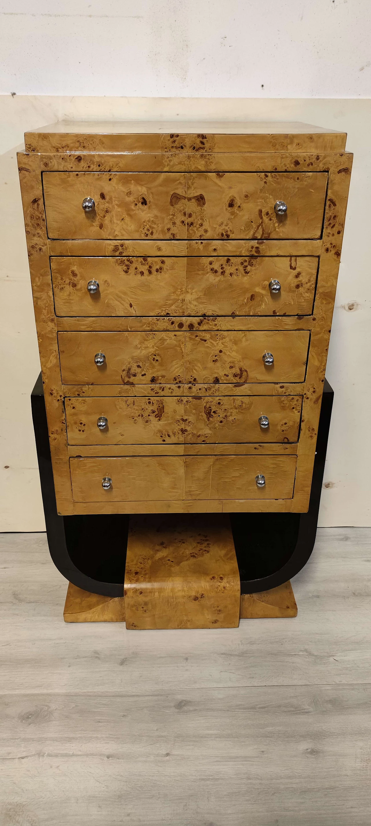 Cassettiera Art Déco in radica di betulla, anni '30 1