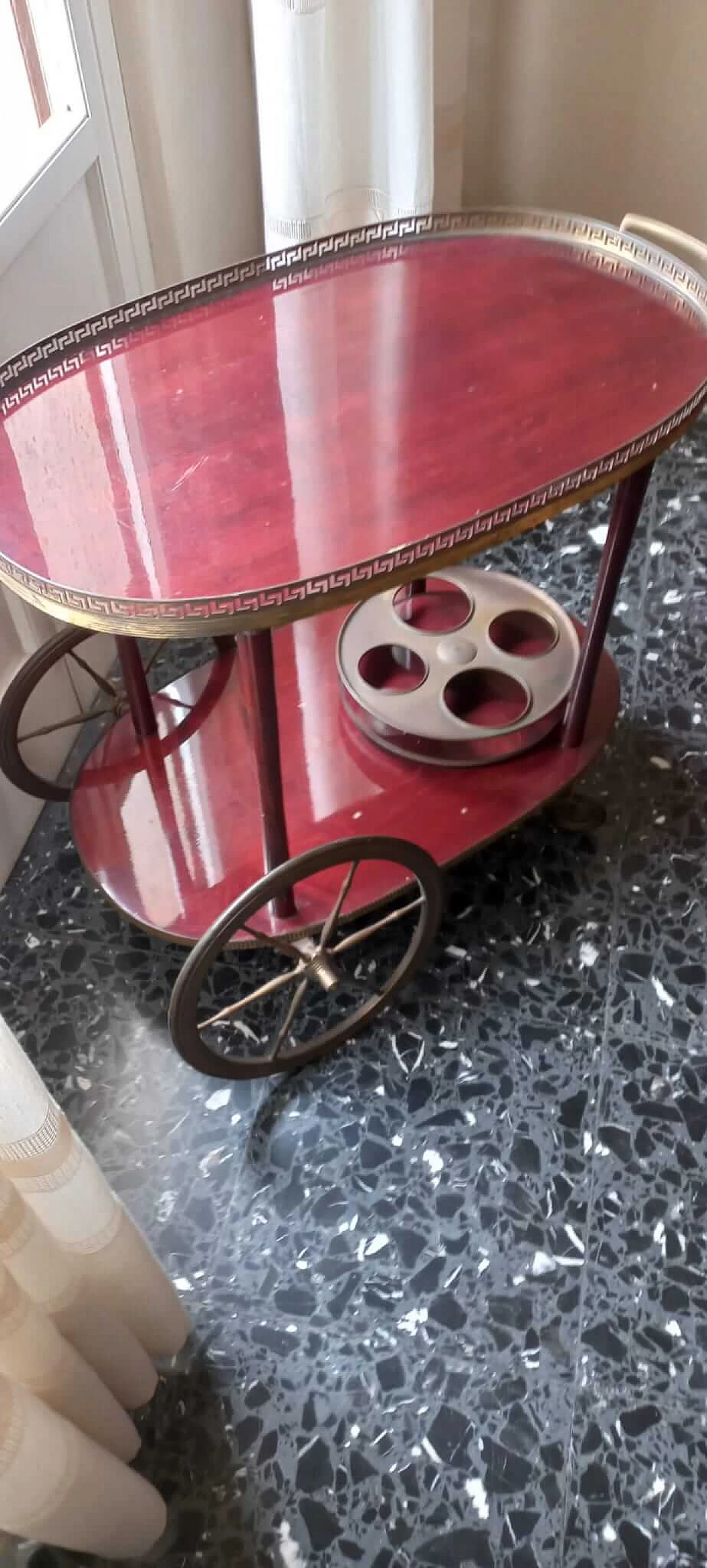 Carrello bar in legno e metallo con portabottiglie, anni '60 2