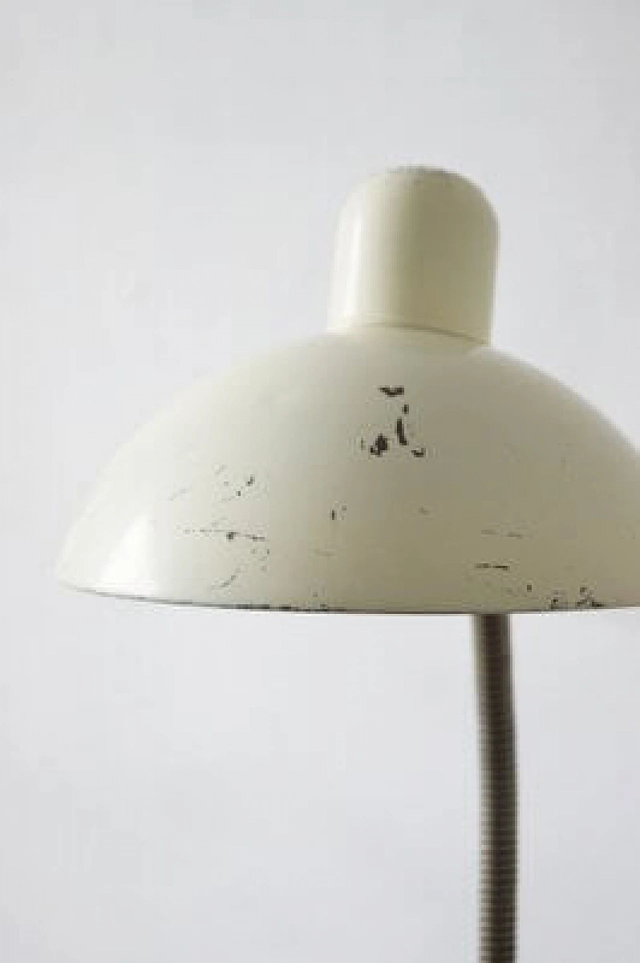 Lampada da tavolo in metallo bianco di Christian Dell per Kaiser Idell, anni '50 5