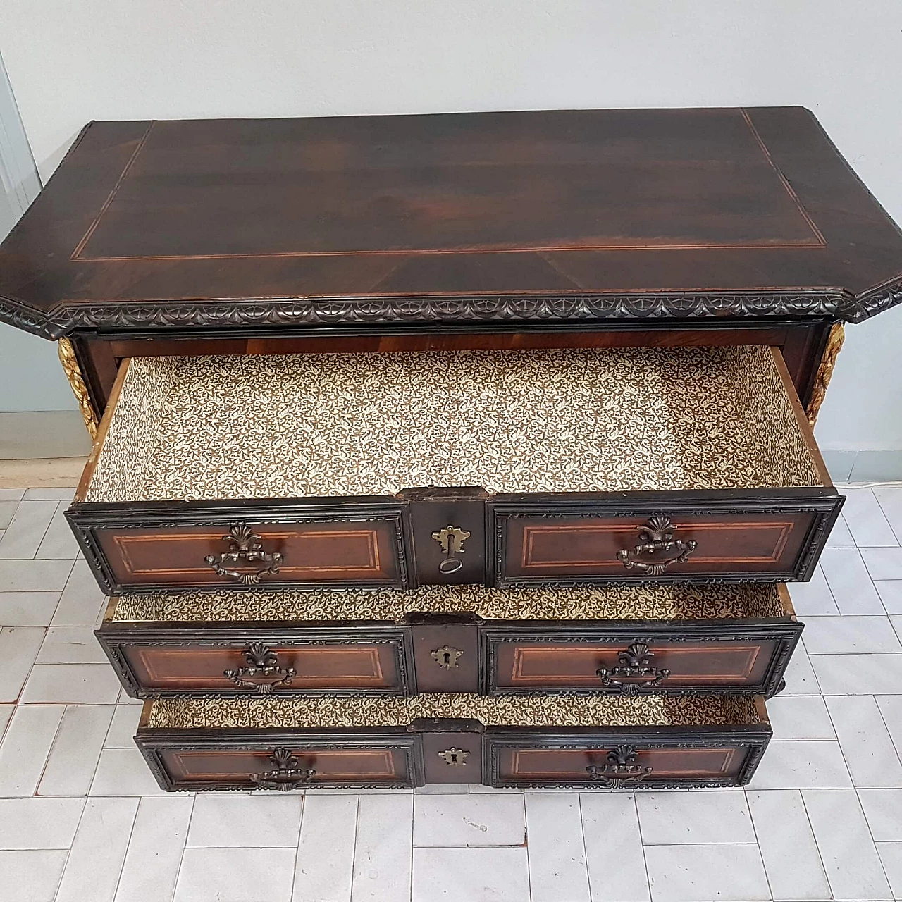 Walnut chest of drawers panelled and inlaid on the front, late 17th century 6