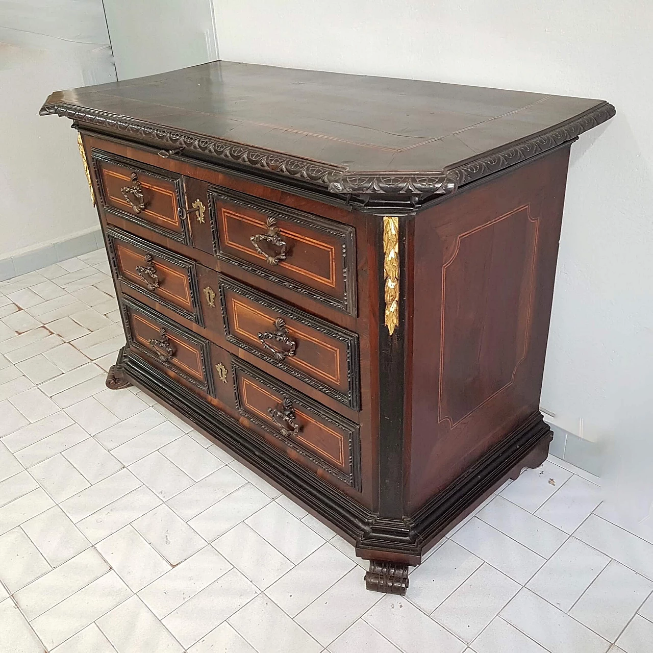 Walnut chest of drawers panelled and inlaid on the front, late 17th century 12